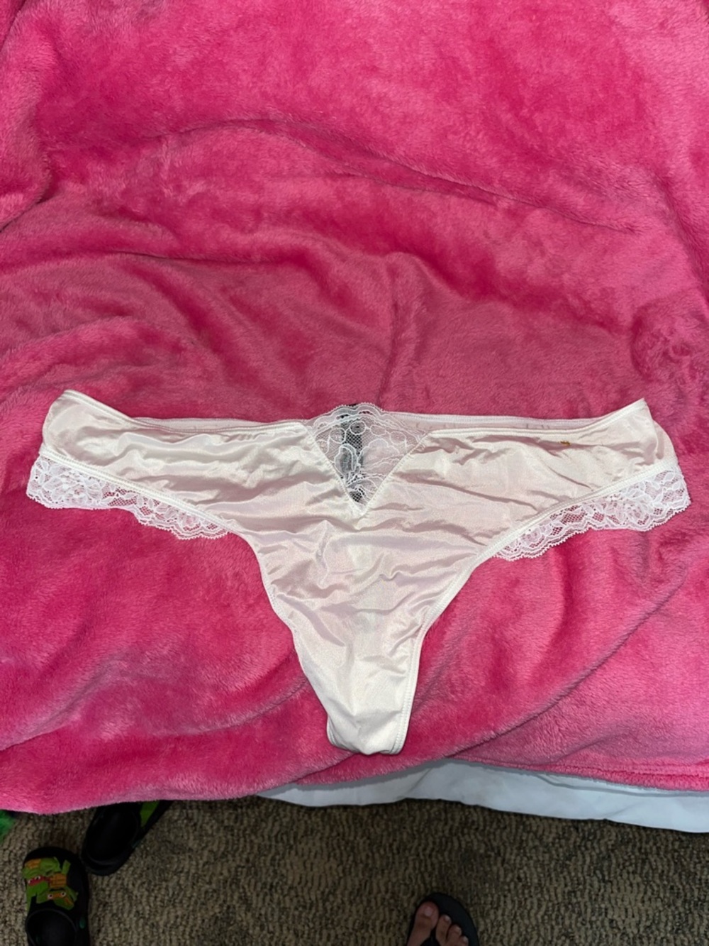 Victoria’s Secret Thong Size xl